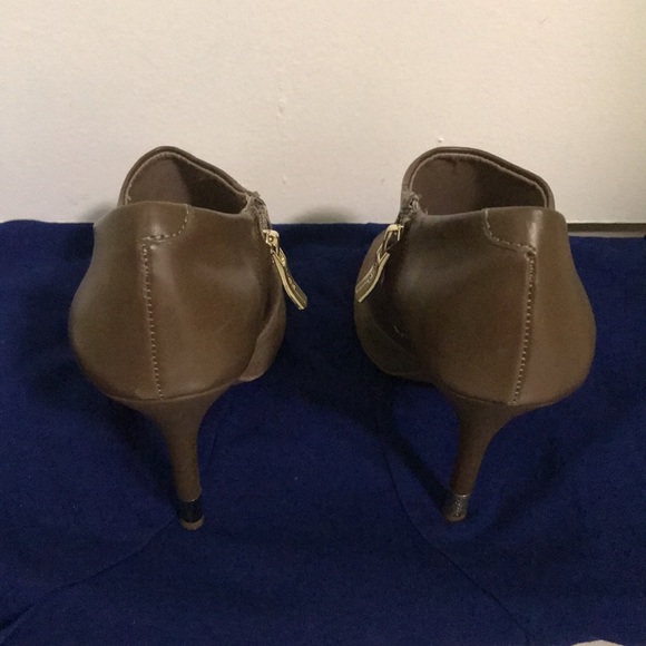 BCBG Generation, Tan, Bootie Heels. - Picture 5 of 9